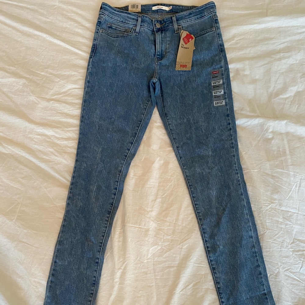 Levi’s 711 Skinny jeans